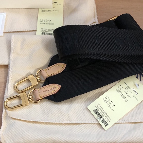 W/Receipt 🌸🌸 NEW 🌸🌸 Louis Vuitton T-26 with Crossbody Strap - Picture 3 of 15